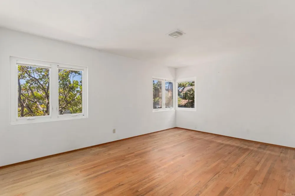 5825 Folsom Dr La Jolla, CA 92037