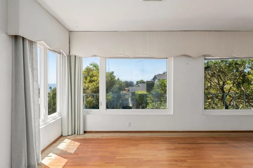 5825 Folsom Dr La Jolla, CA 92037