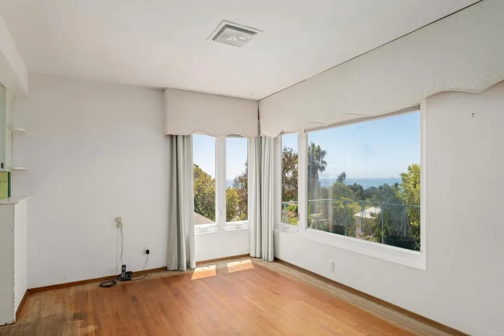 5825 Folsom Dr La Jolla, CA 92037