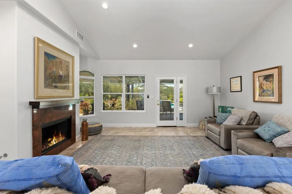 12711 Big Bend Way Valley Center, CA 92082