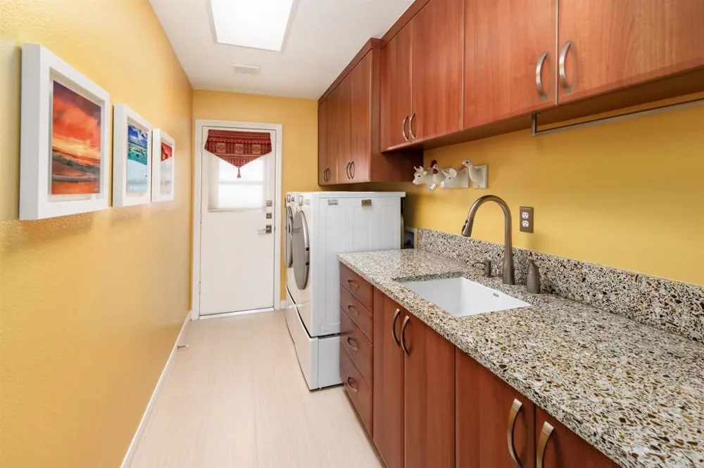 6740 Camphor Place Carlsbad, CA 92011