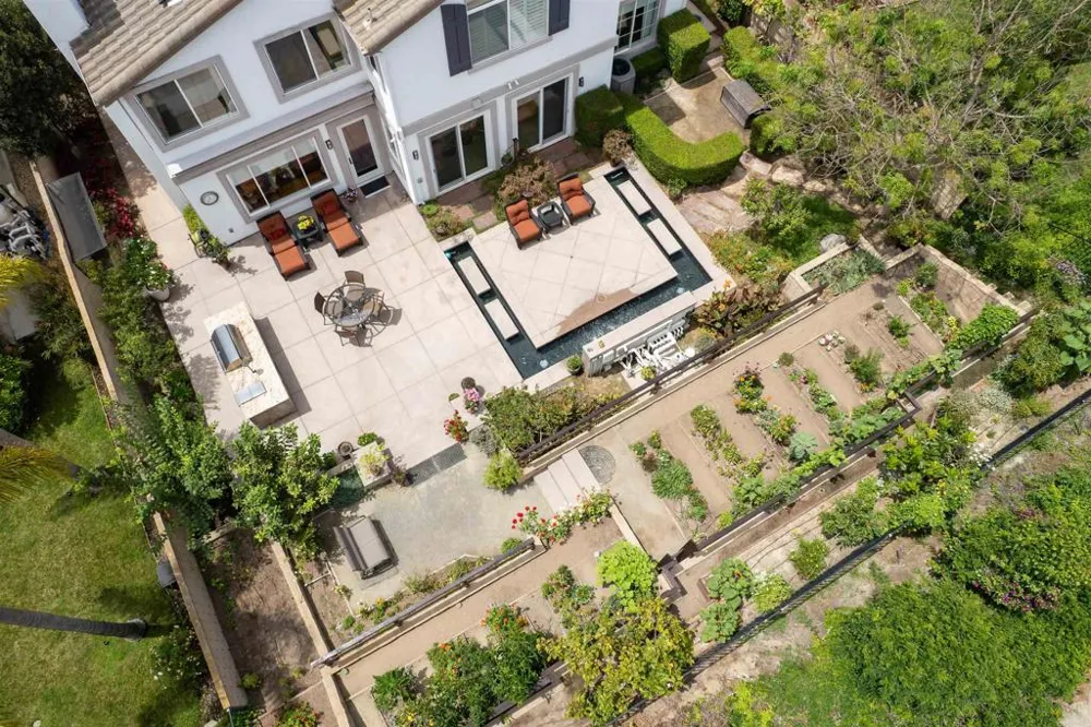 6740 Camphor Place Carlsbad, CA 92011