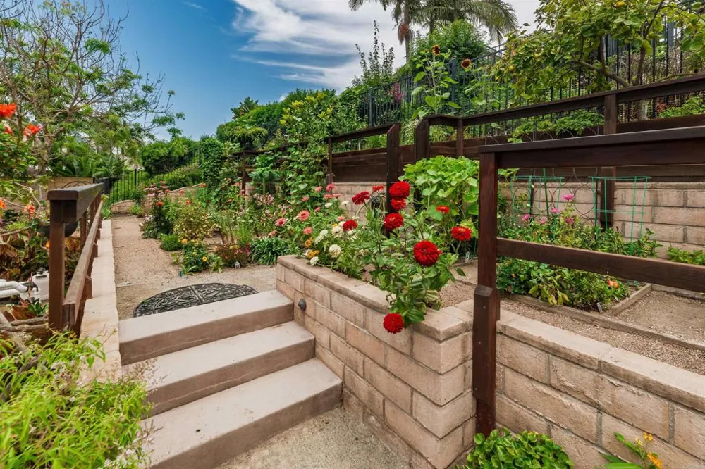 6740 Camphor Place Carlsbad, CA 92011