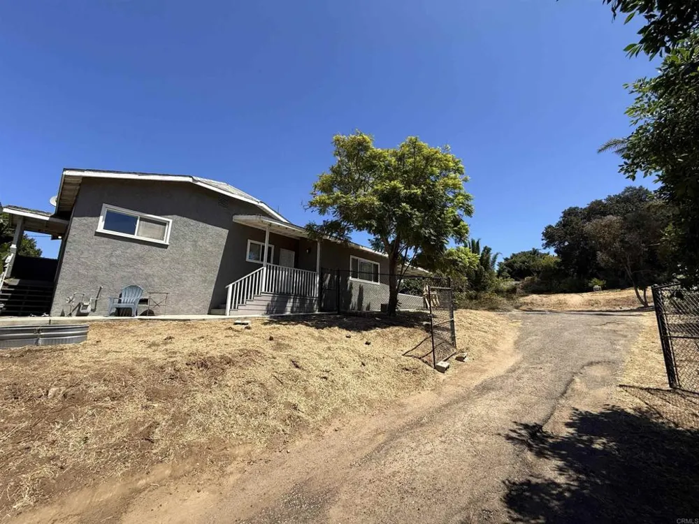 880 Stevens Avenue Solana Beach, CA 92075