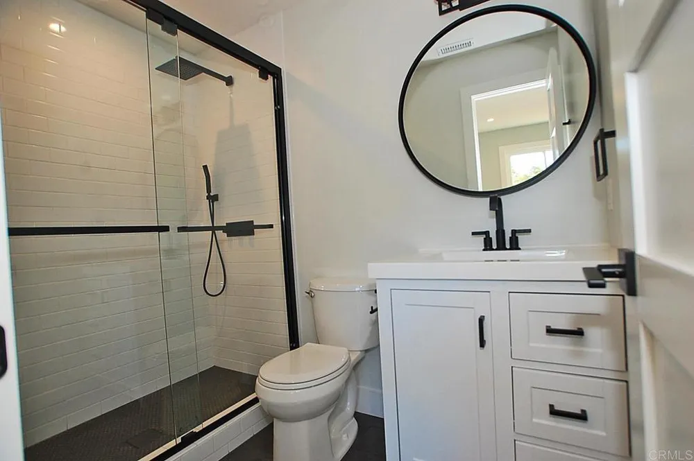 880 Stevens Avenue Solana Beach, CA 92075