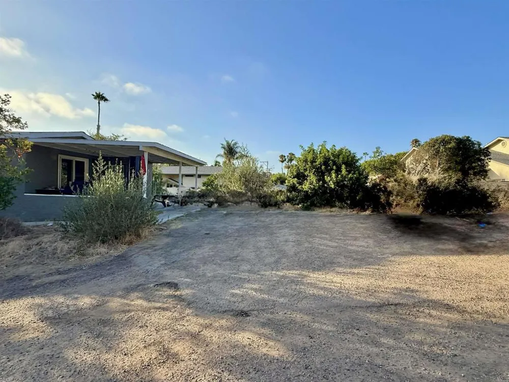 880 Stevens Avenue Solana Beach, CA 92075