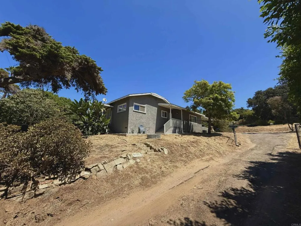 880 Stevens Avenue Solana Beach, CA 92075