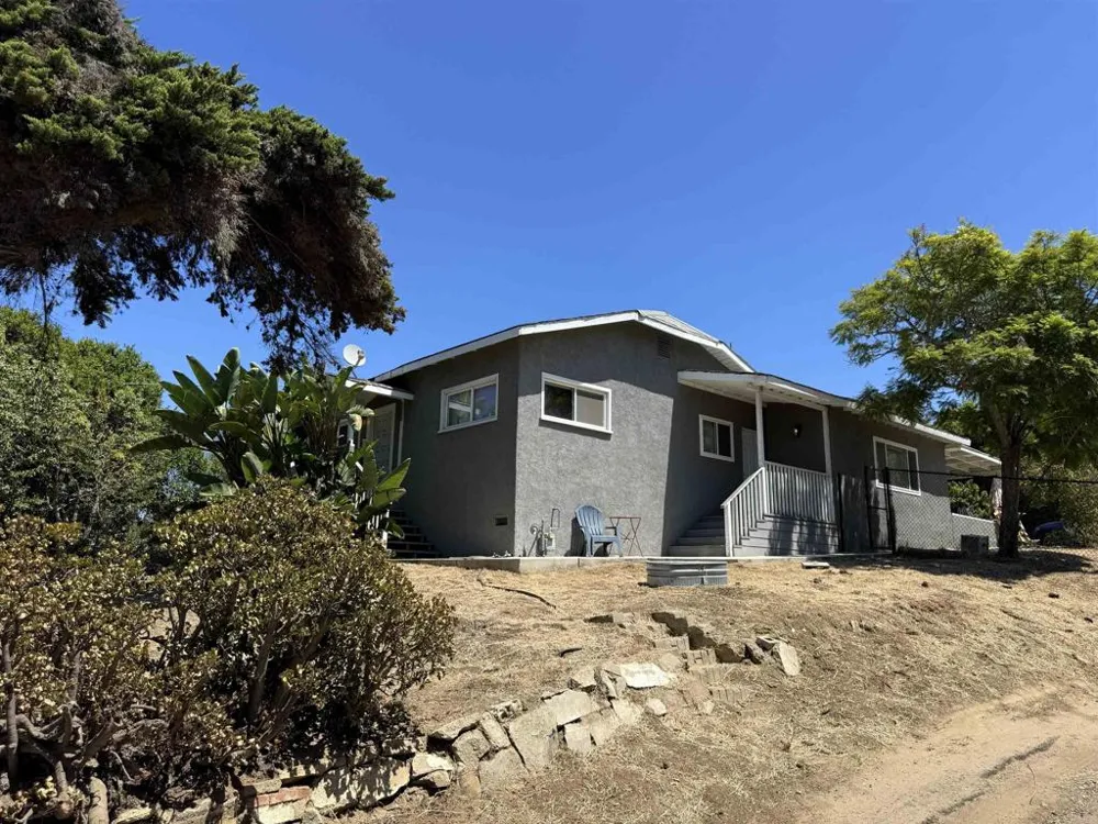 880 Stevens Avenue Solana Beach, CA 92075