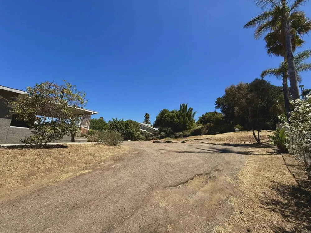 880 Stevens Avenue Solana Beach, CA 92075