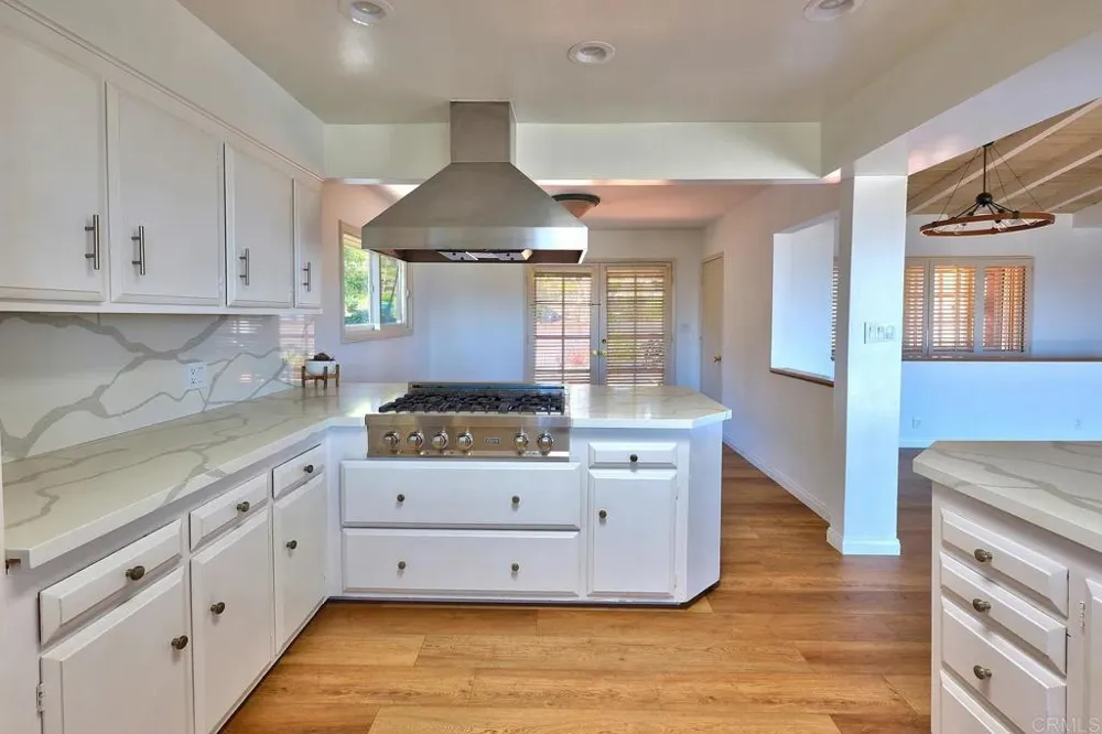 7311 Rue Michael La Jolla, CA 92037
