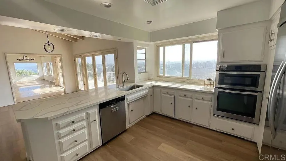 7311 Rue Michael La Jolla, CA 92037