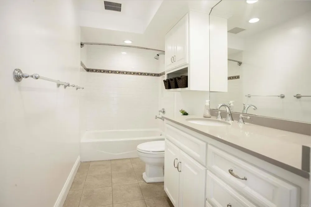 16925 La Gracia Rancho Santa Fe, CA 92067