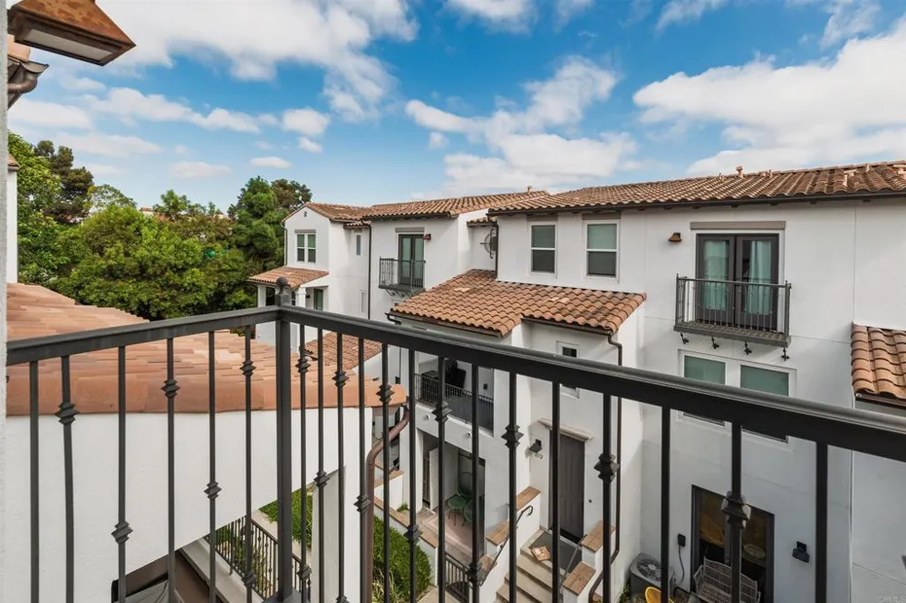 1865 Alkali Heath Lane Carlsbad, CA 92011