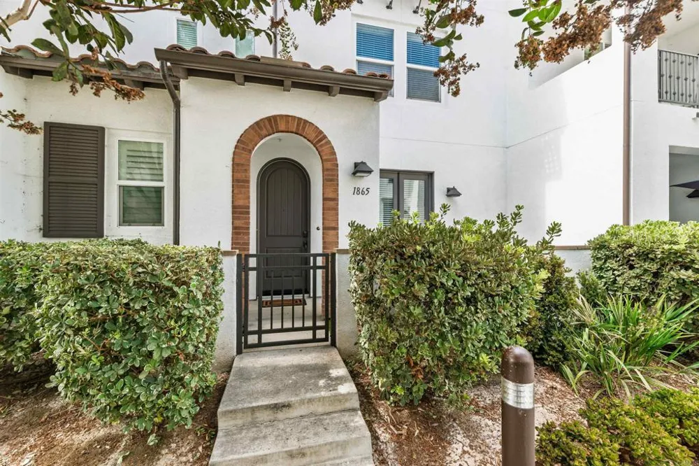 1865 Alkali Heath Lane Carlsbad, CA 92011