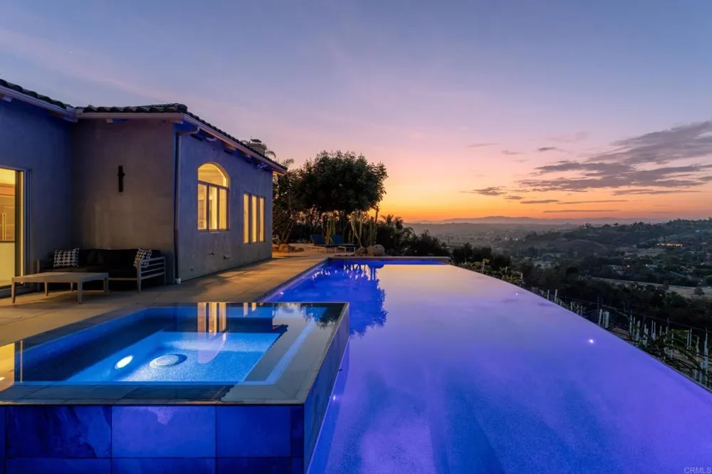 30330 Via Maria Elena Bonsall, CA 92003