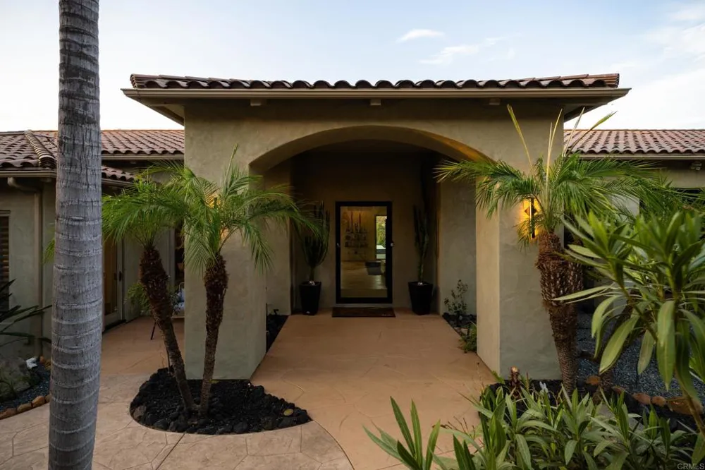 30330 Via Maria Elena Bonsall, CA 92003