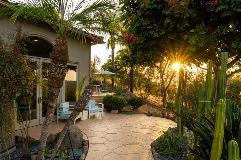 30330 Via Maria Elena Bonsall, CA 92003