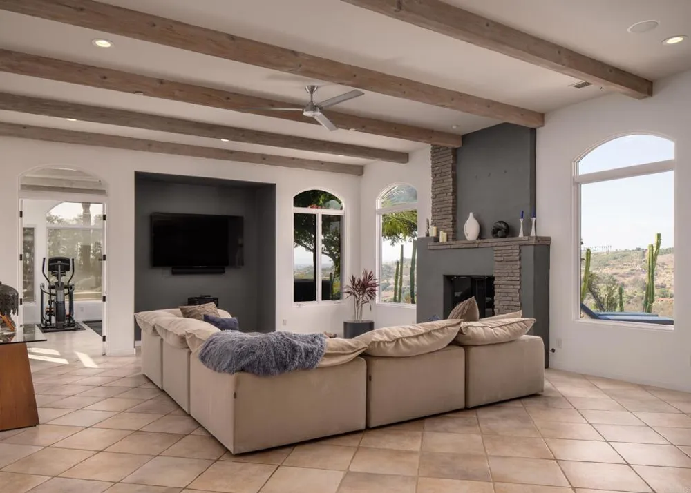30330 Via Maria Elena Bonsall, CA 92003