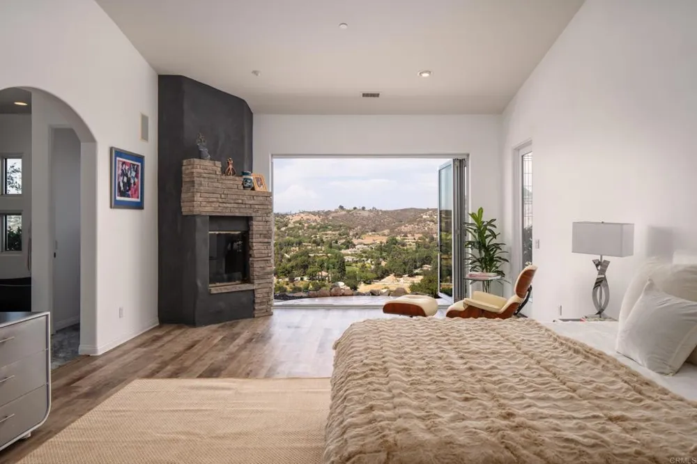 30330 Via Maria Elena Bonsall, CA 92003