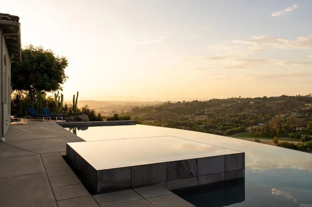 30330 Via Maria Elena Bonsall, CA 92003