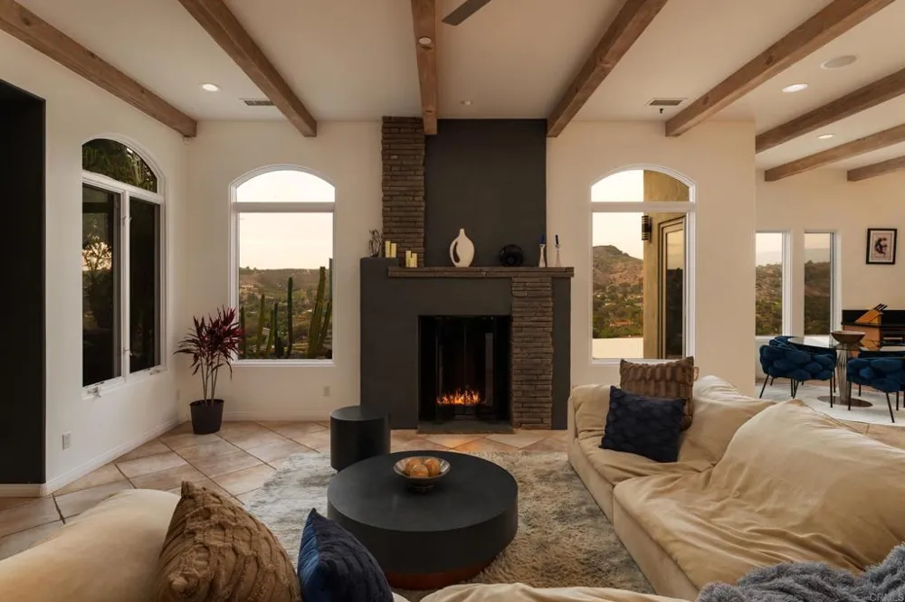 30330 Via Maria Elena Bonsall, CA 92003