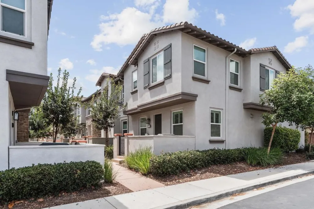 4136 Sitio Flor Oceanside, CA 92057