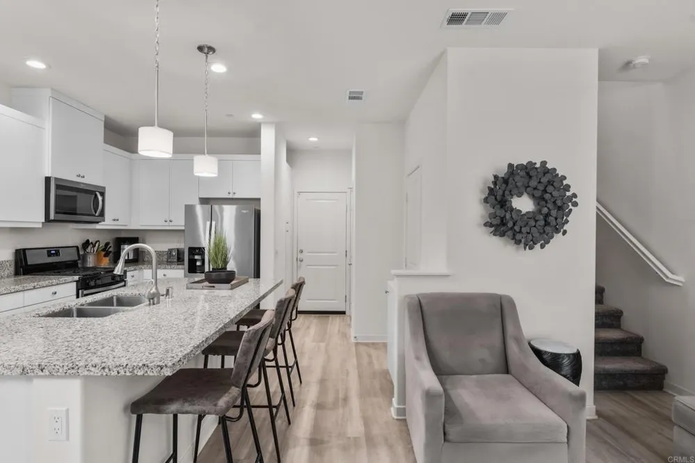 4136 Sitio Flor Oceanside, CA 92057