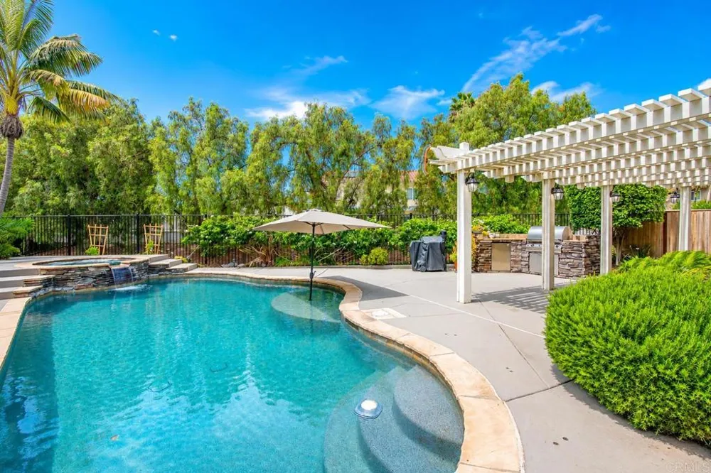 421 Lexington Circle Oceanside, CA 92057