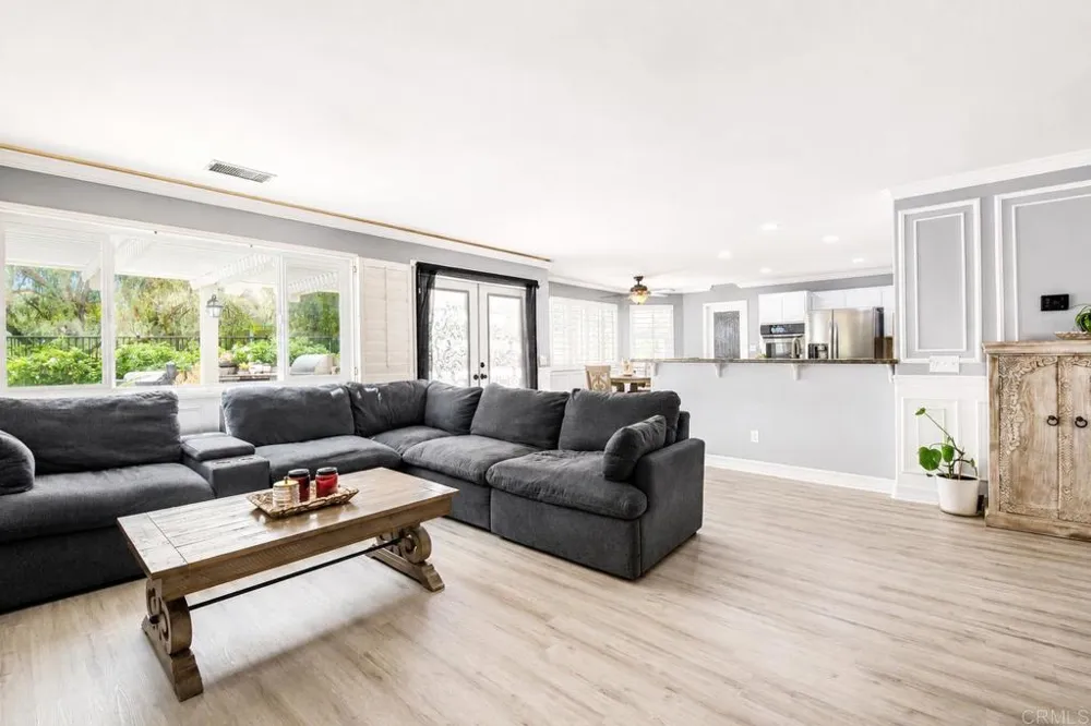 421 Lexington Circle Oceanside, CA 92057
