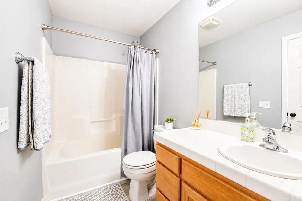421 Lexington Circle Oceanside, CA 92057