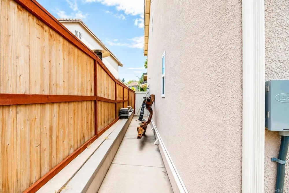 421 Lexington Circle Oceanside, CA 92057