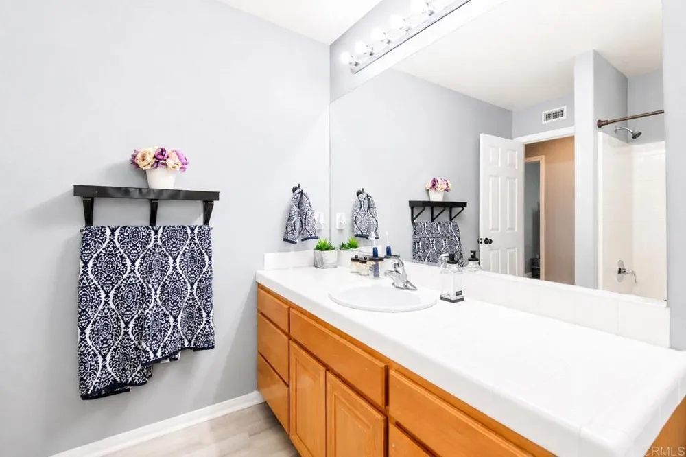 421 Lexington Circle Oceanside, CA 92057