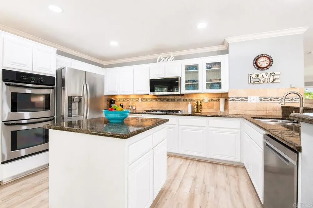 421 Lexington Circle Oceanside, CA 92057