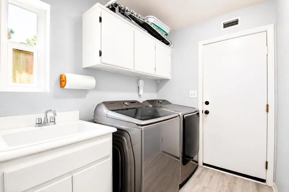 421 Lexington Circle Oceanside, CA 92057