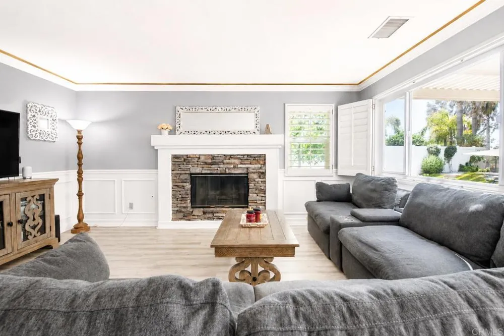 421 Lexington Circle Oceanside, CA 92057