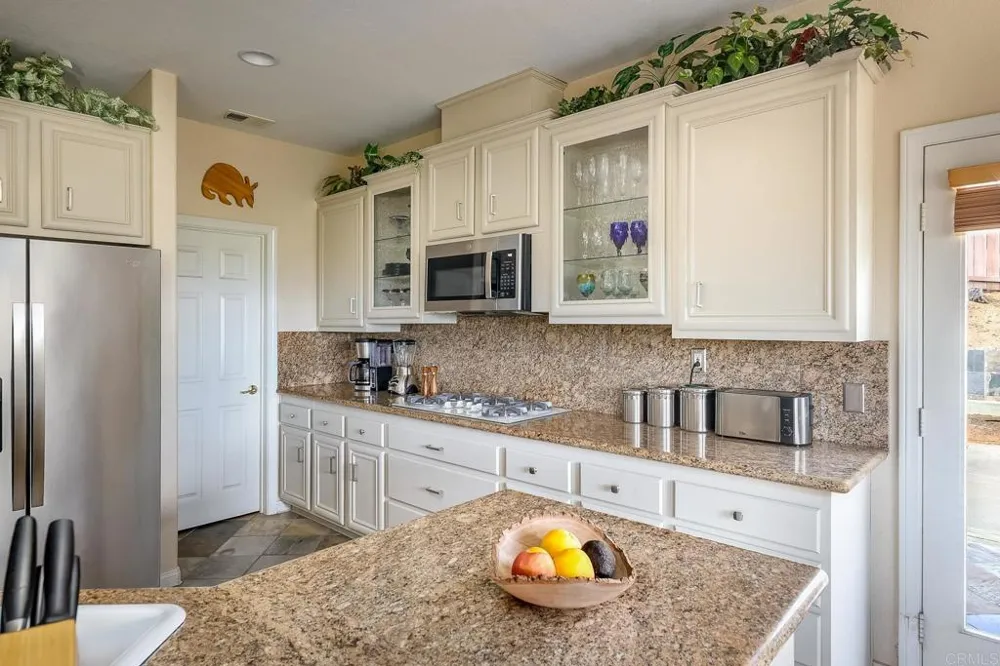 1684 Hubbard Place Escondido, CA 92027