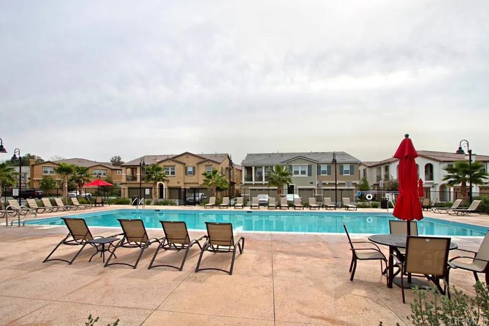 28067 Calle Bonita Temecula, CA 92592