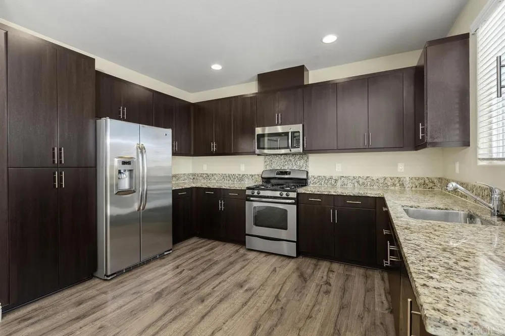 28067 Calle Bonita Temecula, CA 92592