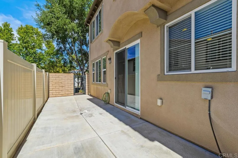 28067 Calle Bonita Temecula, CA 92592