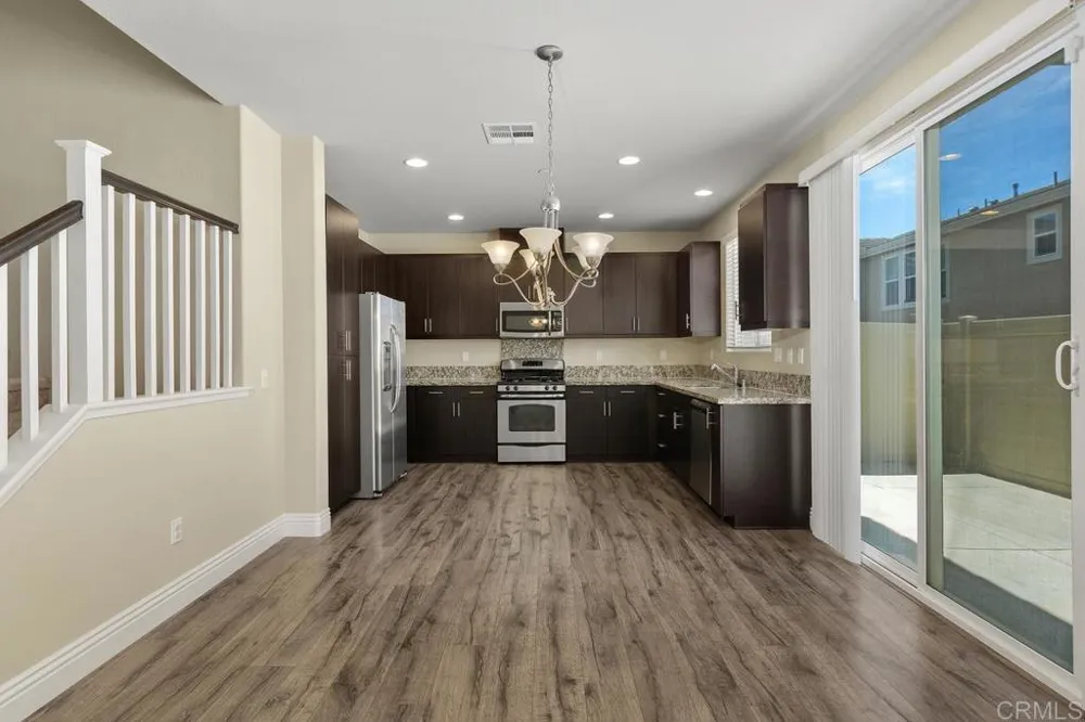 28067 Calle Bonita Temecula, CA 92592