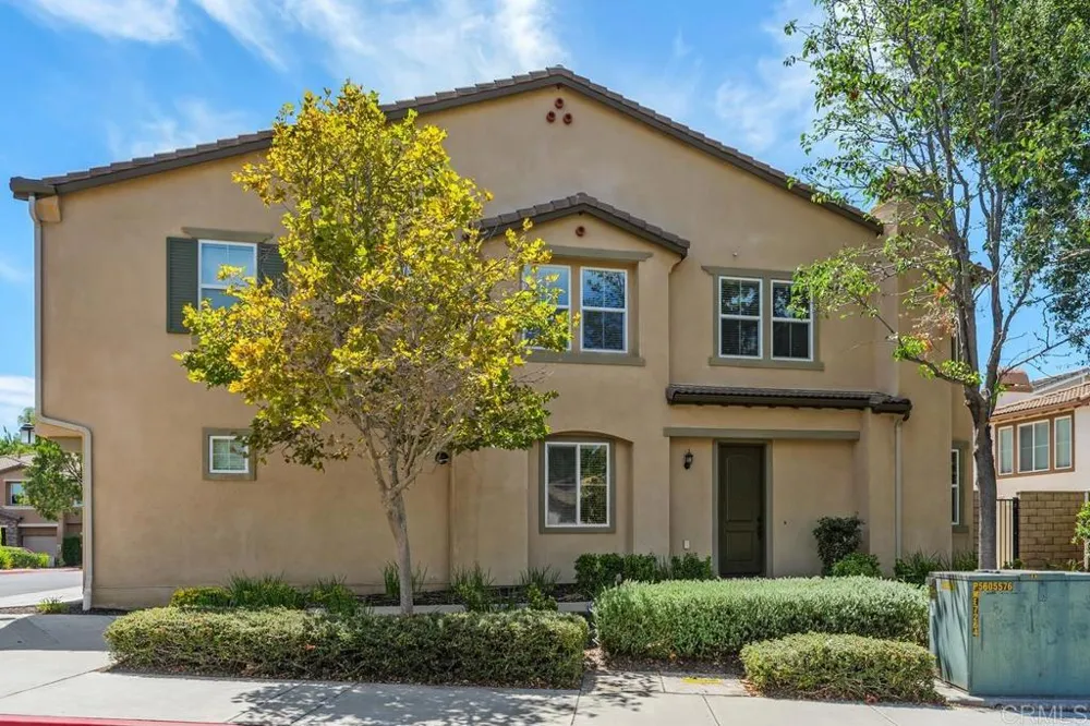 28067 Calle Bonita Temecula, CA 92592