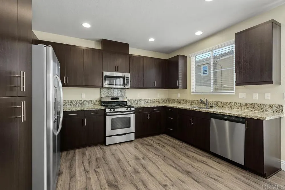 28067 Calle Bonita Temecula, CA 92592