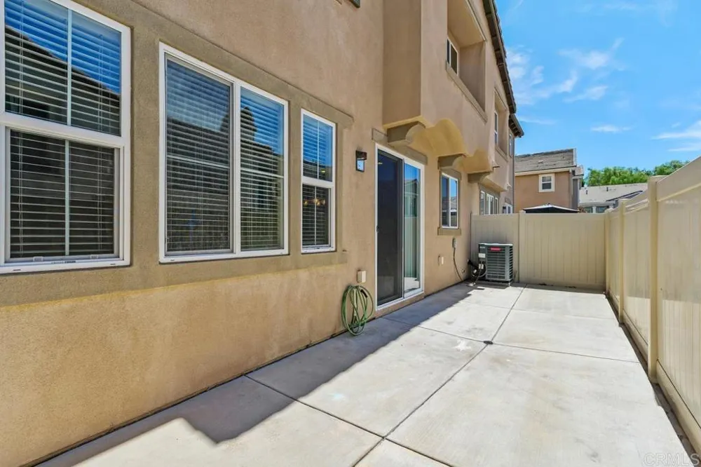 28067 Calle Bonita Temecula, CA 92592