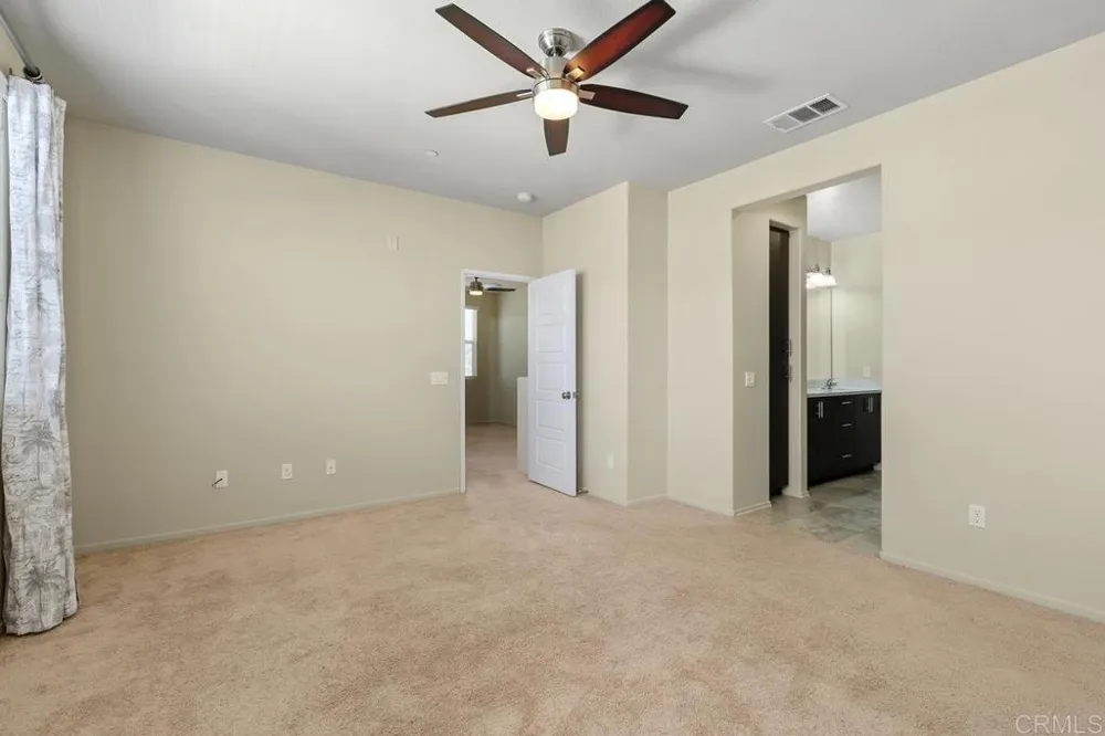 28067 Calle Bonita Temecula, CA 92592