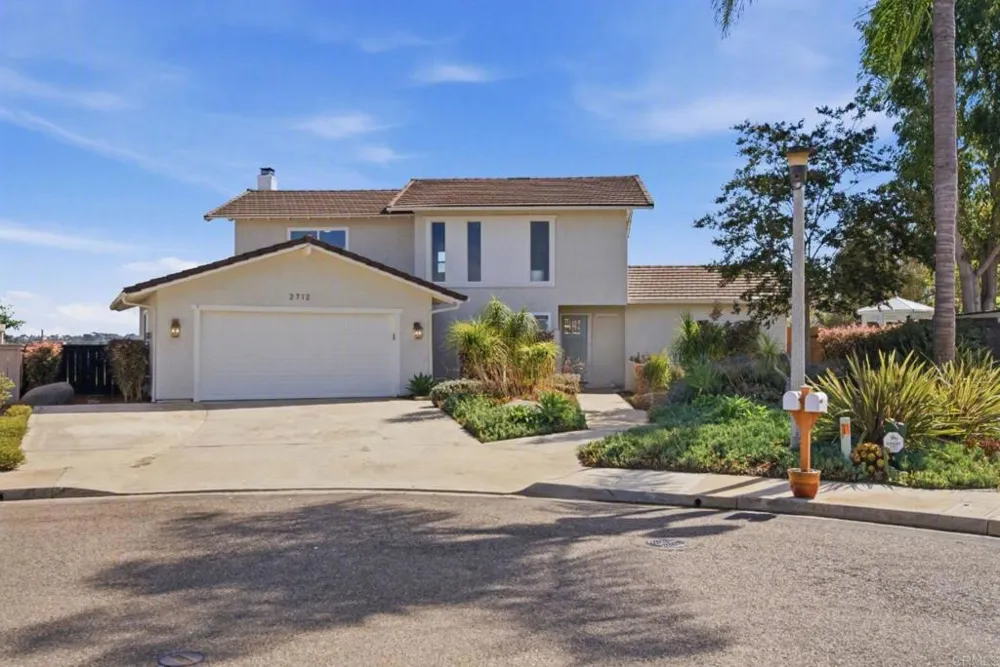 2712 Mateo Place Carlsbad, CA 92009