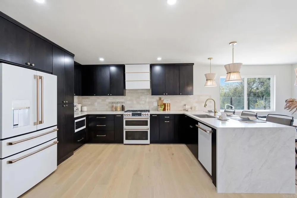 2712 Mateo Place Carlsbad, CA 92009