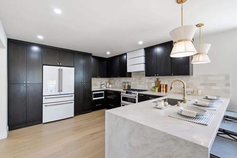 2712 Mateo Place Carlsbad, CA 92009