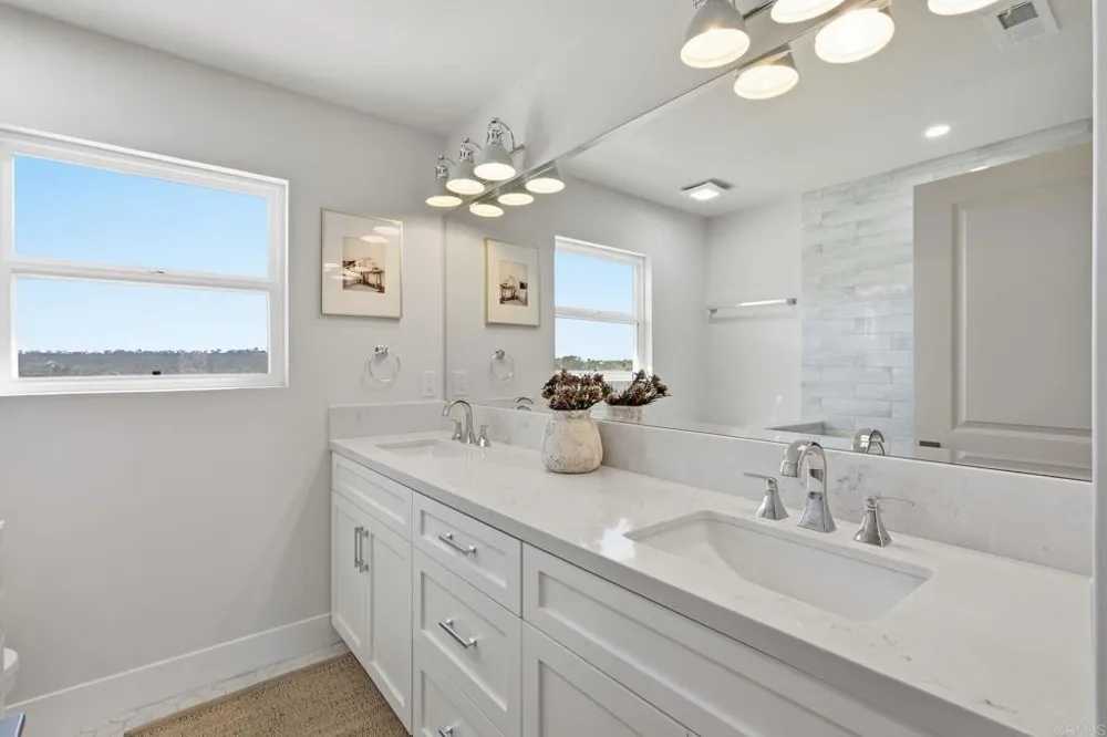 2712 Mateo Place Carlsbad, CA 92009
