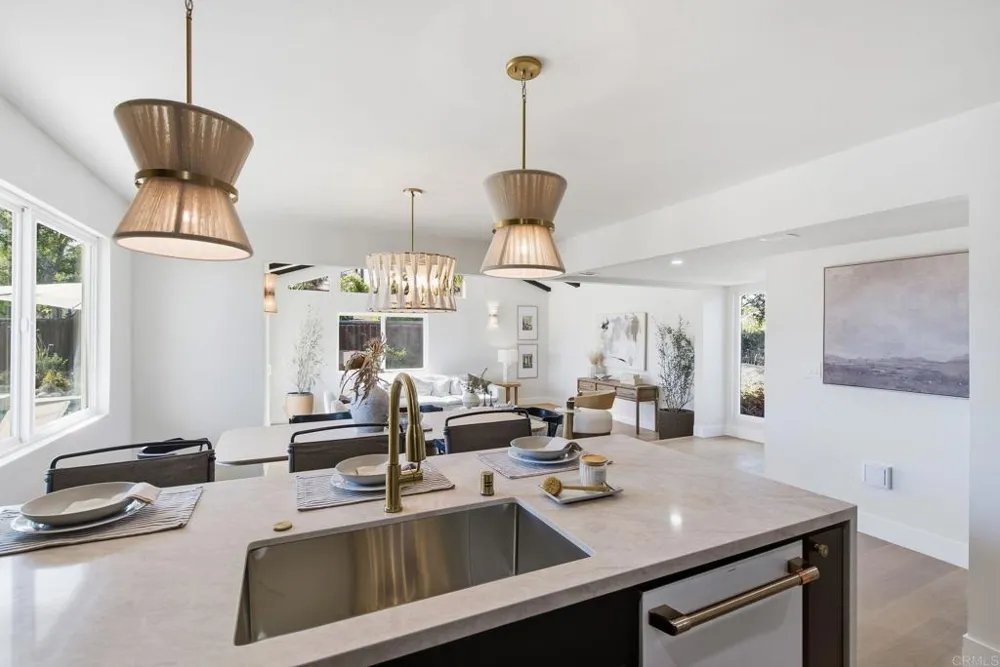 2712 Mateo Place Carlsbad, CA 92009