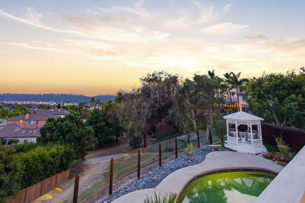 2712 Mateo Place Carlsbad, CA 92009